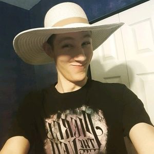 Meet your Posher, Cade